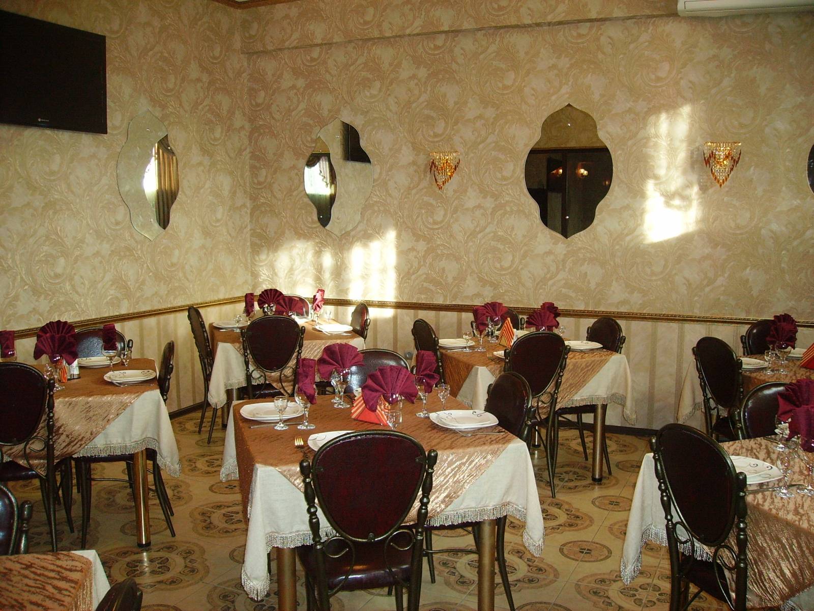 фотка интерьера Кафе Падишах на 2 зала мест Краснодара